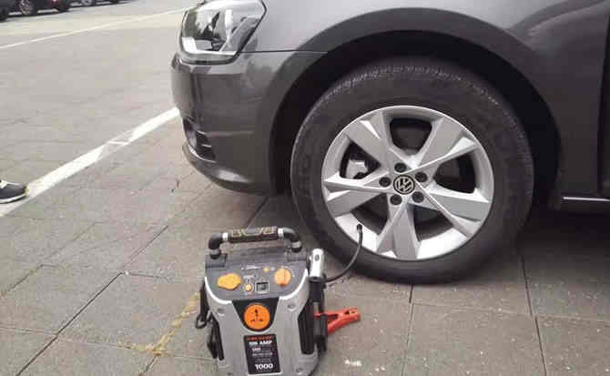 高港区汽车搭电案例